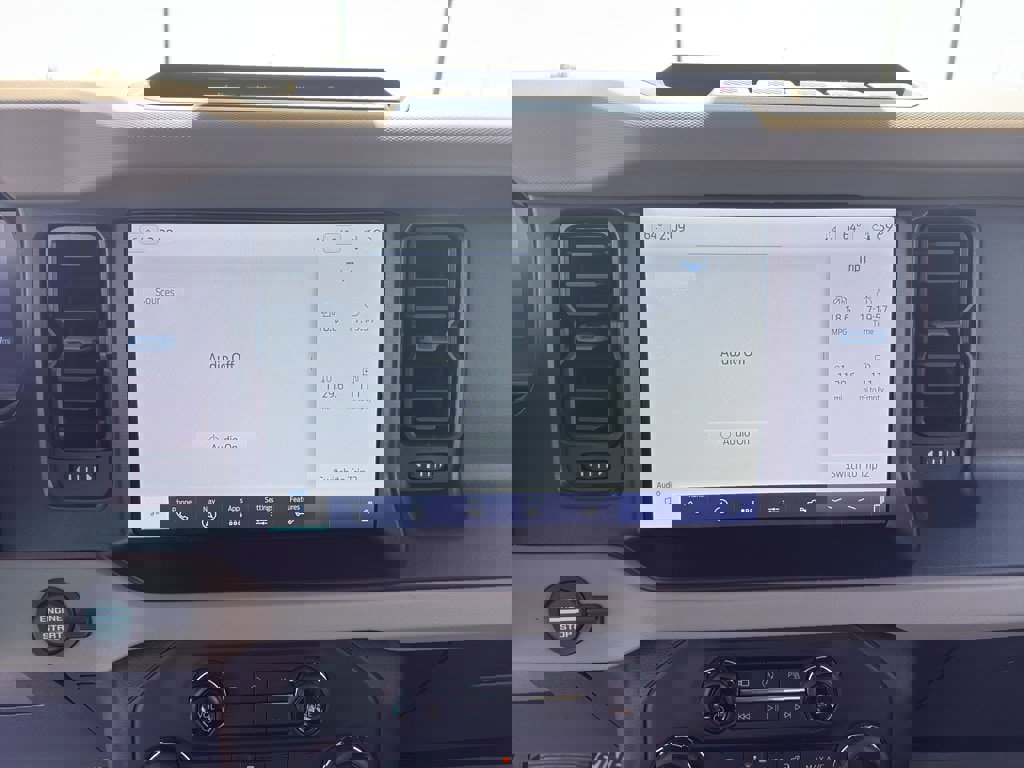 Used 2022 Ford Bronco Wildtrak image 14