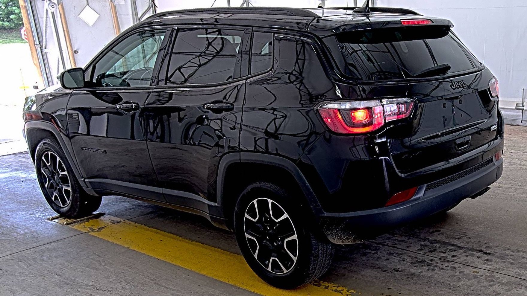 Used 2020 Jeep Compass Sport AWD/4WD image 4