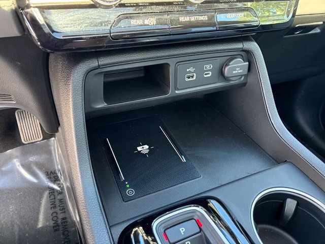 Certified 2025 Honda Pilot Touring image 17