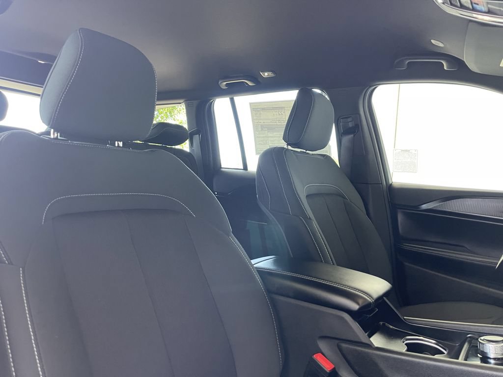 New 2026 Jeep Grand Cherokee Laredo AWD/4WD image 17