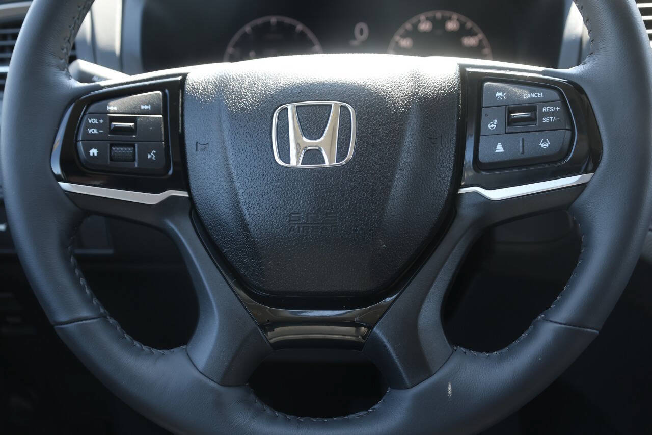 Used 2025 Honda Odyssey Elite image 19