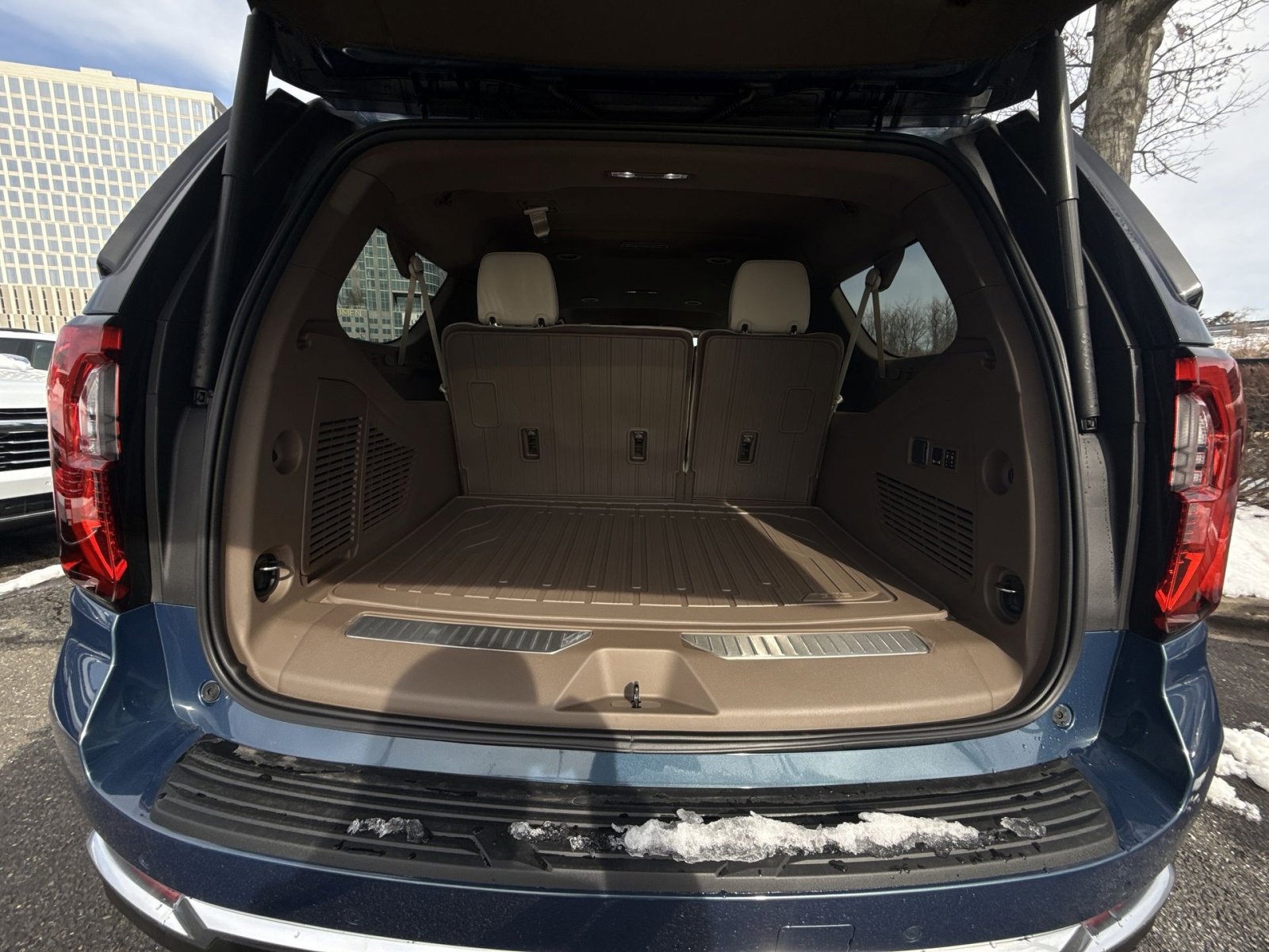 New 2026 GMC Yukon XL Denali w/ LPO, Floor Liner Package image 26