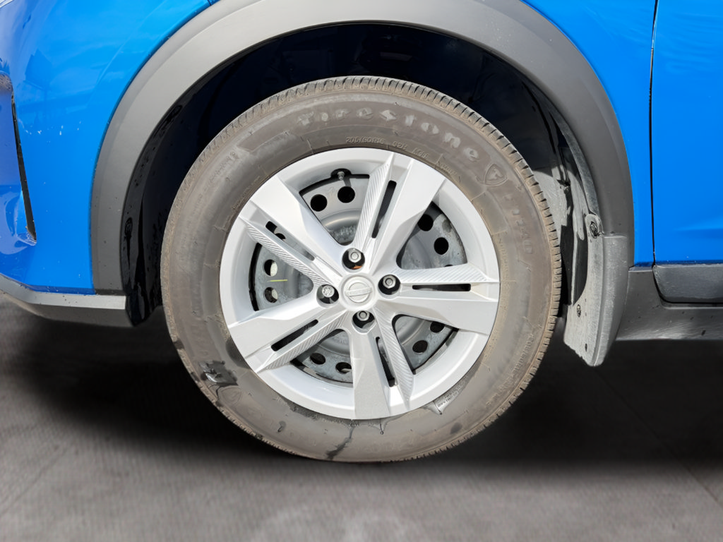 Certified 2025 Nissan Kicks Play S FWD image 31