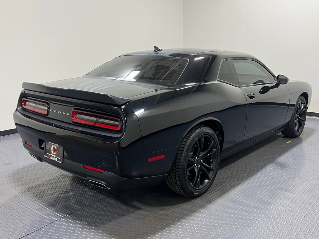 Used 2016 Dodge Challenger SXT Plus image 21