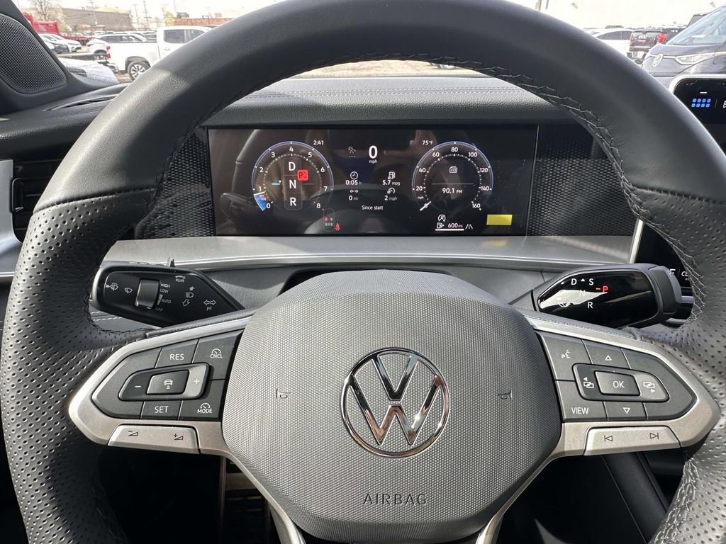 New 2026 Volkswagen Tiguan SE R-Line AWD/4WD image 15