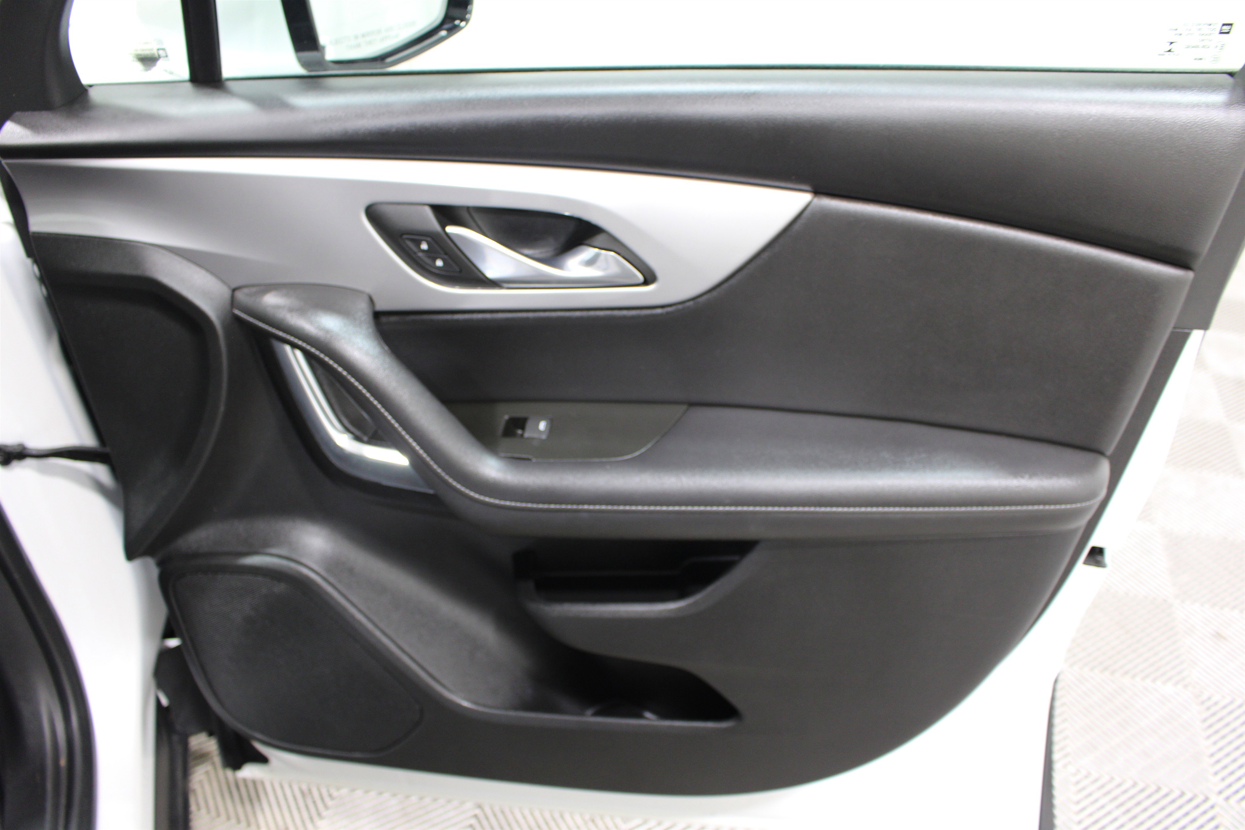 Used 2023 Chevrolet Blazer LT AWD/4WD image 28