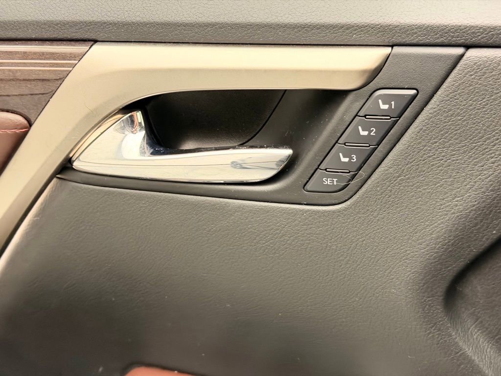 Used 2017 Lexus RX 450h AWD image 23