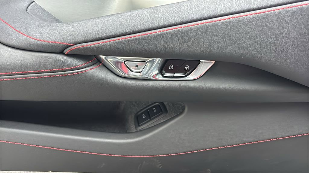 Used 2024 Chevrolet Corvette Stingray Coupe w/ 1LT image 10