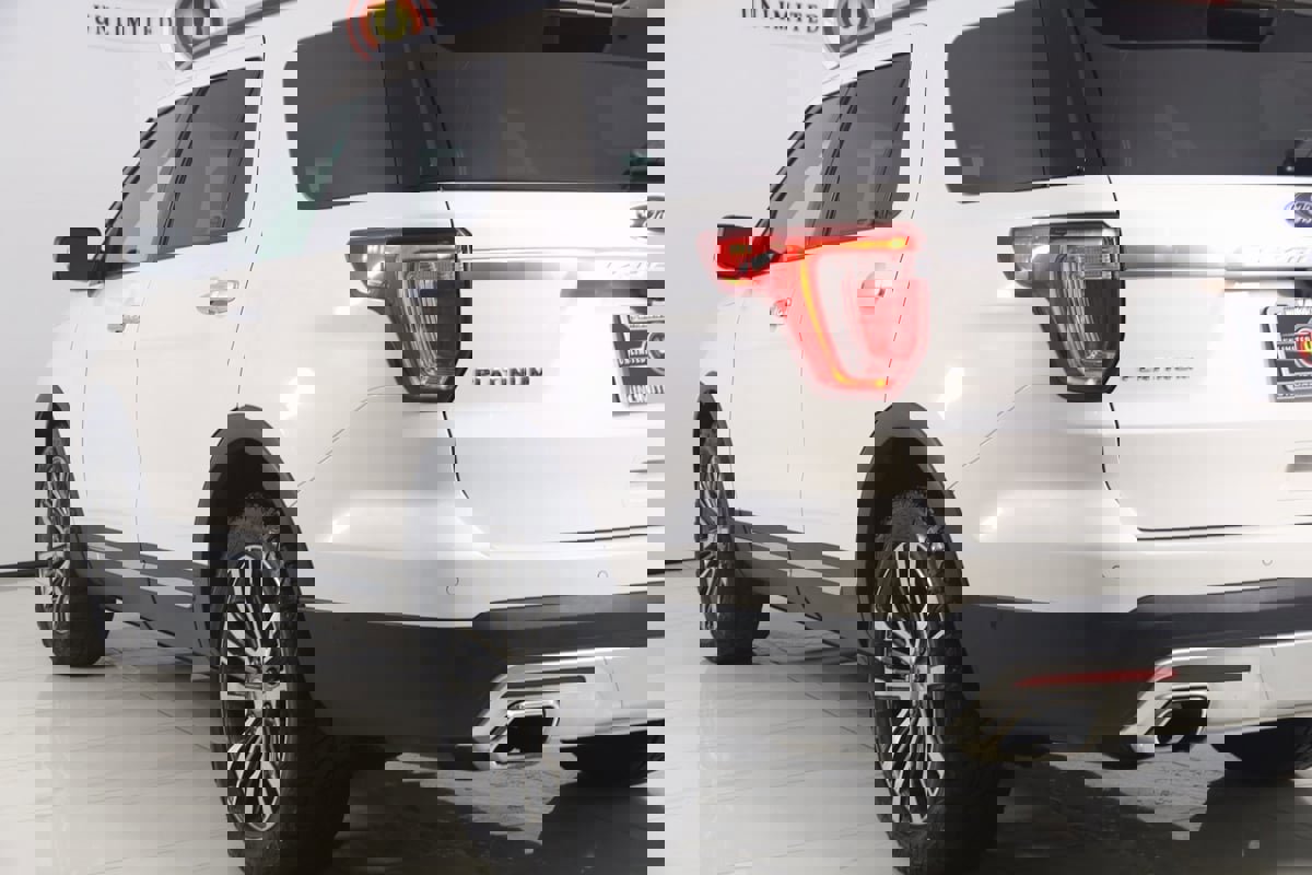 Used 2016 Ford Explorer Platinum image 26