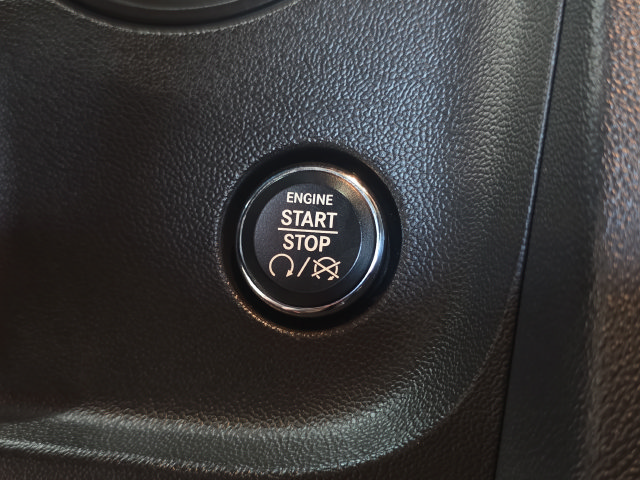 Used 2010 Dodge Challenger R/T RWD image 18