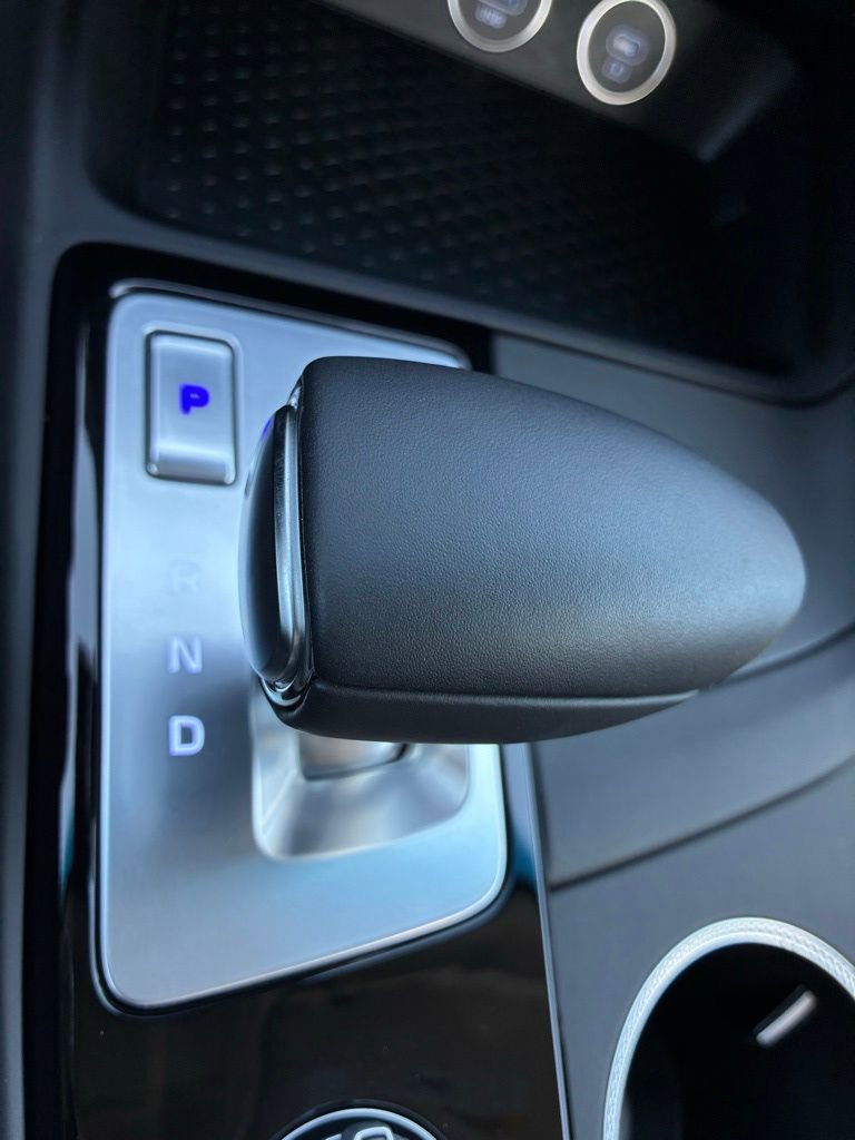 Used 2025 Genesis G70 2.5T image 24