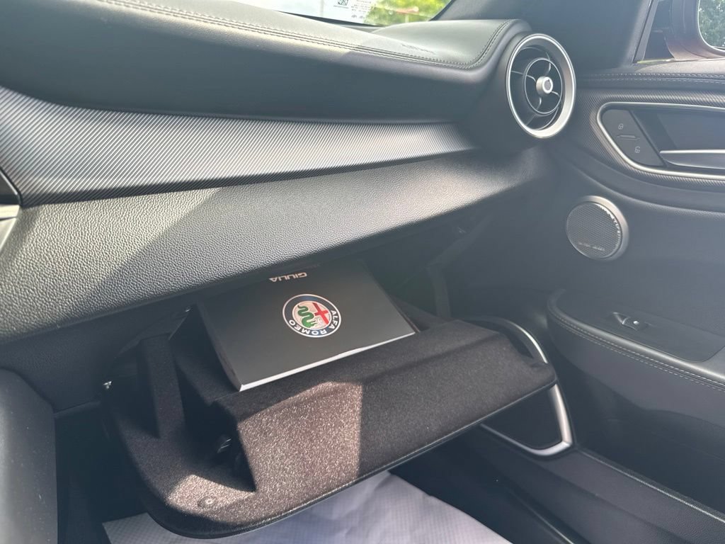 Used 2023 Alfa Romeo Giulia Veloce AWD/4WD image 44