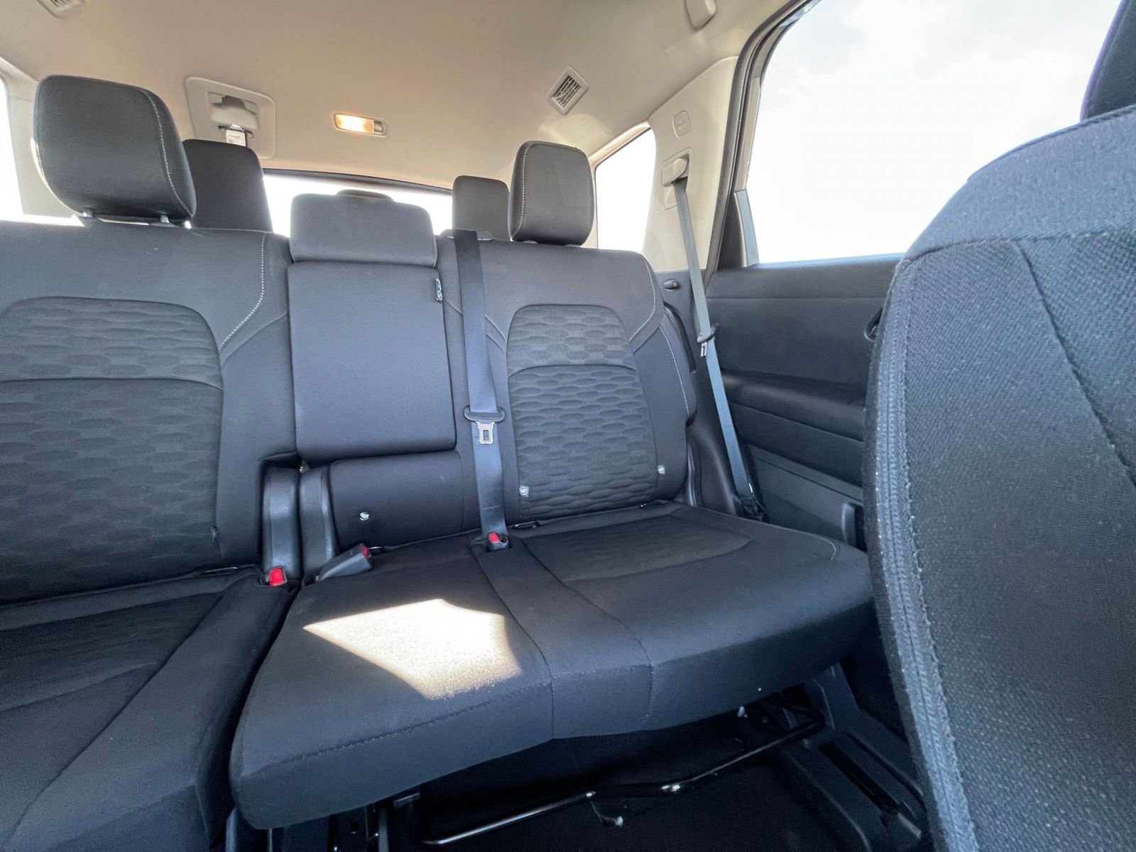 Used 2025 Nissan Pathfinder SV AWD/4WD image 39