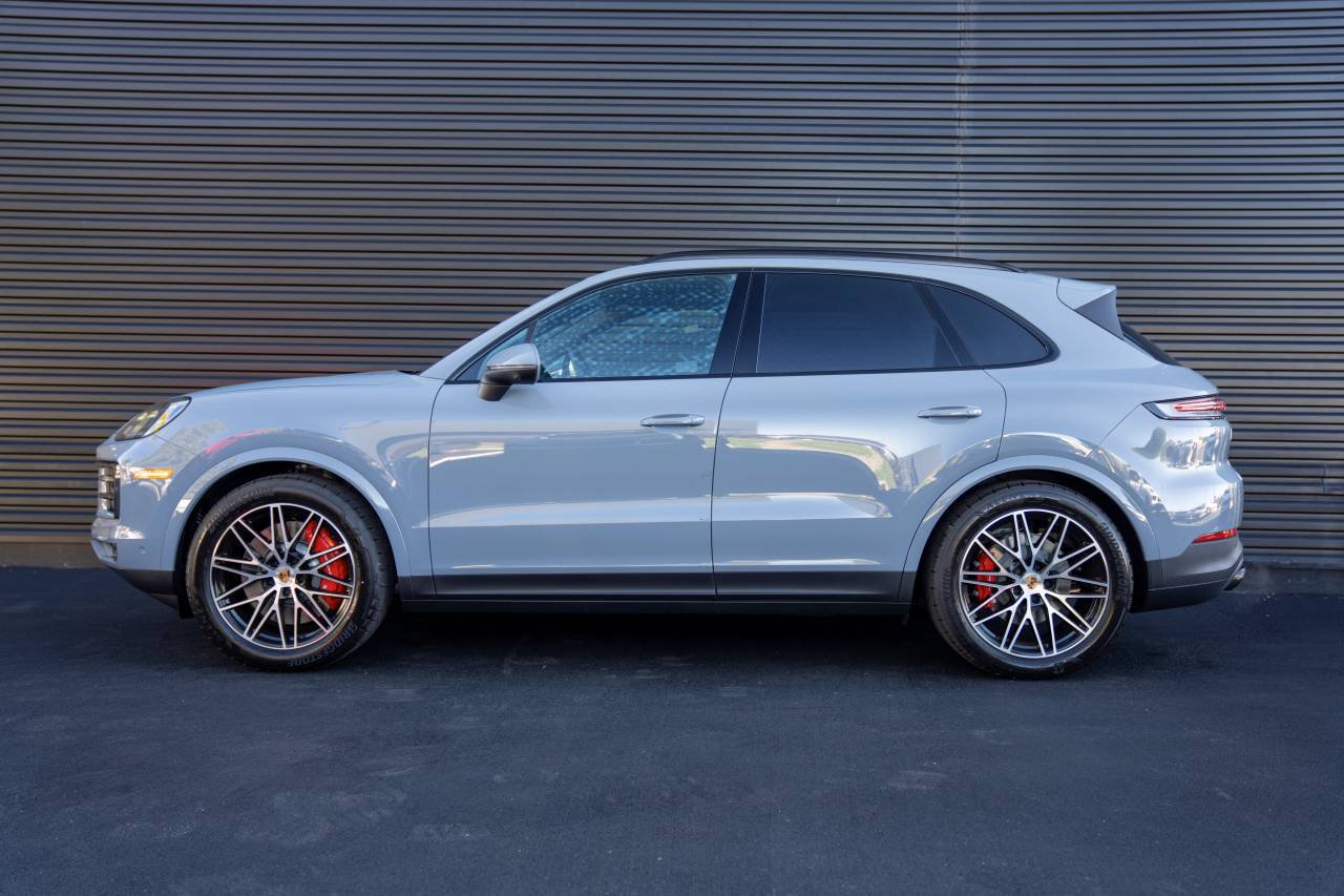 New 2026 Porsche Cayenne S AWD/4WD image 2