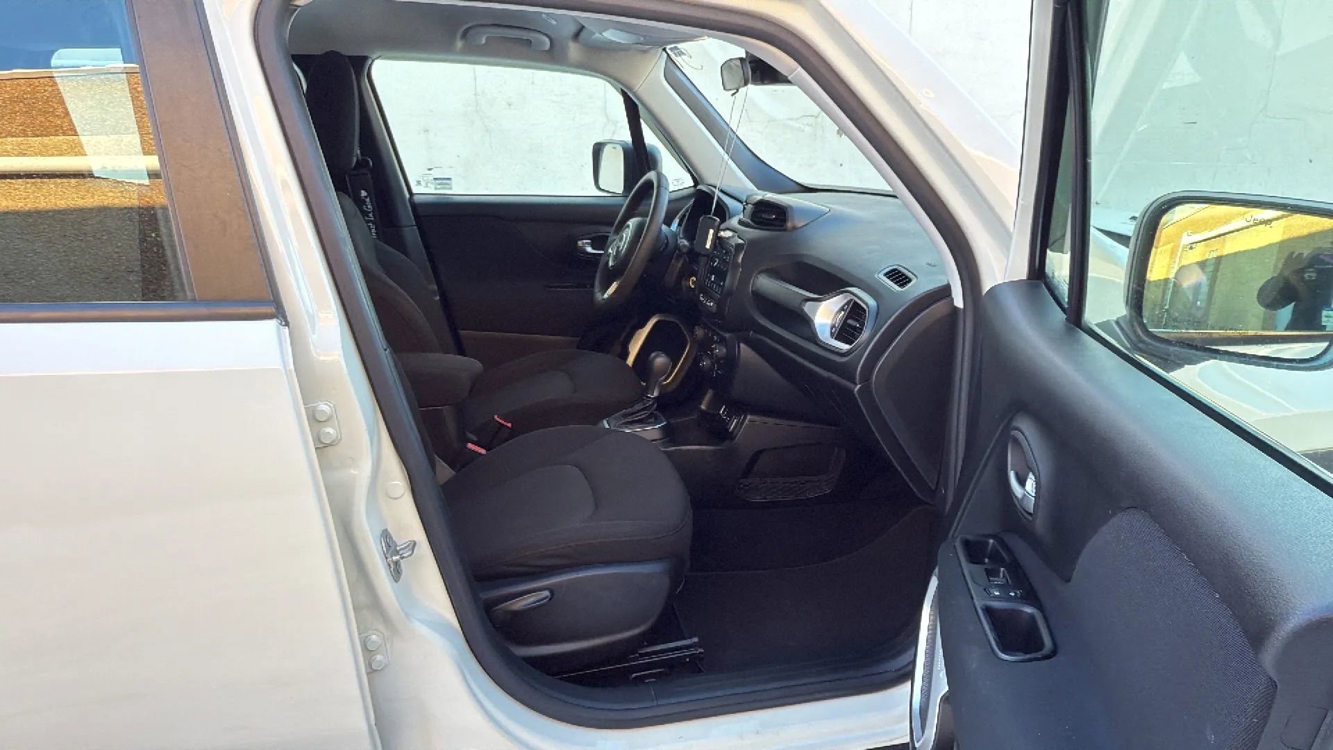 Used 2021 Jeep Renegade Sport image 25