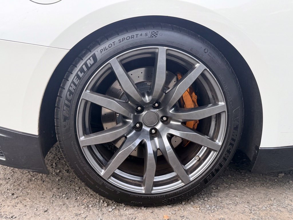 Used 2015 Nissan GT-R Premium AWD/4WD image 17