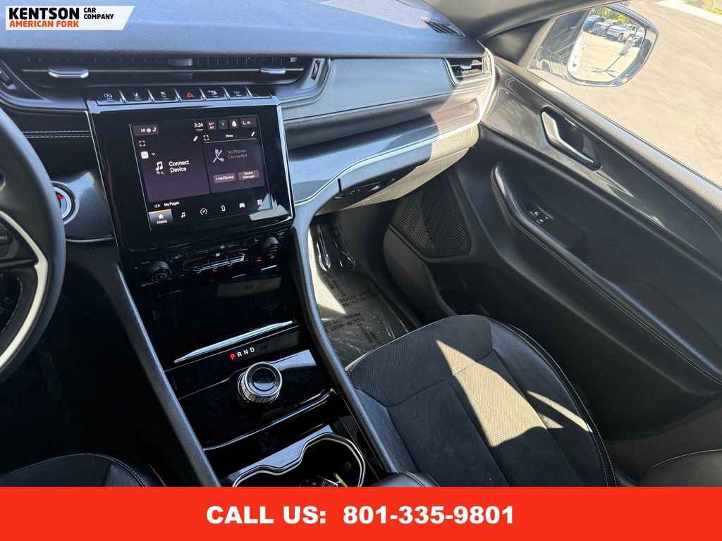 Used 2023 Jeep Grand Cherokee Altitude image 24