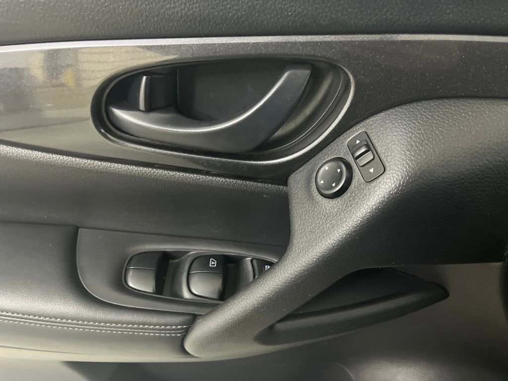 Used 2019 Nissan Rogue S image 52