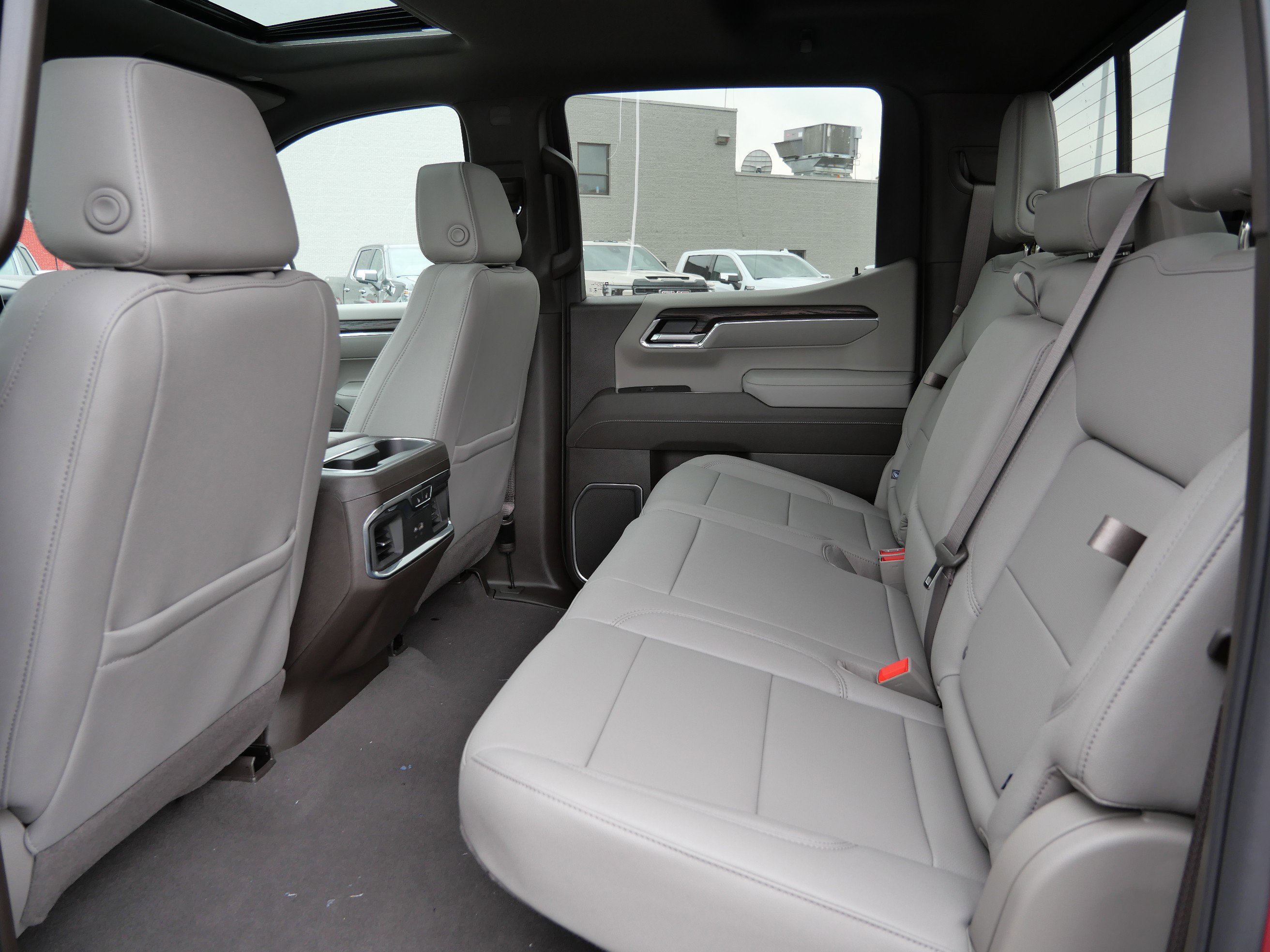 New 2026 GMC Sierra 1500 SLT w/ SLT Premium Plus Package image 4