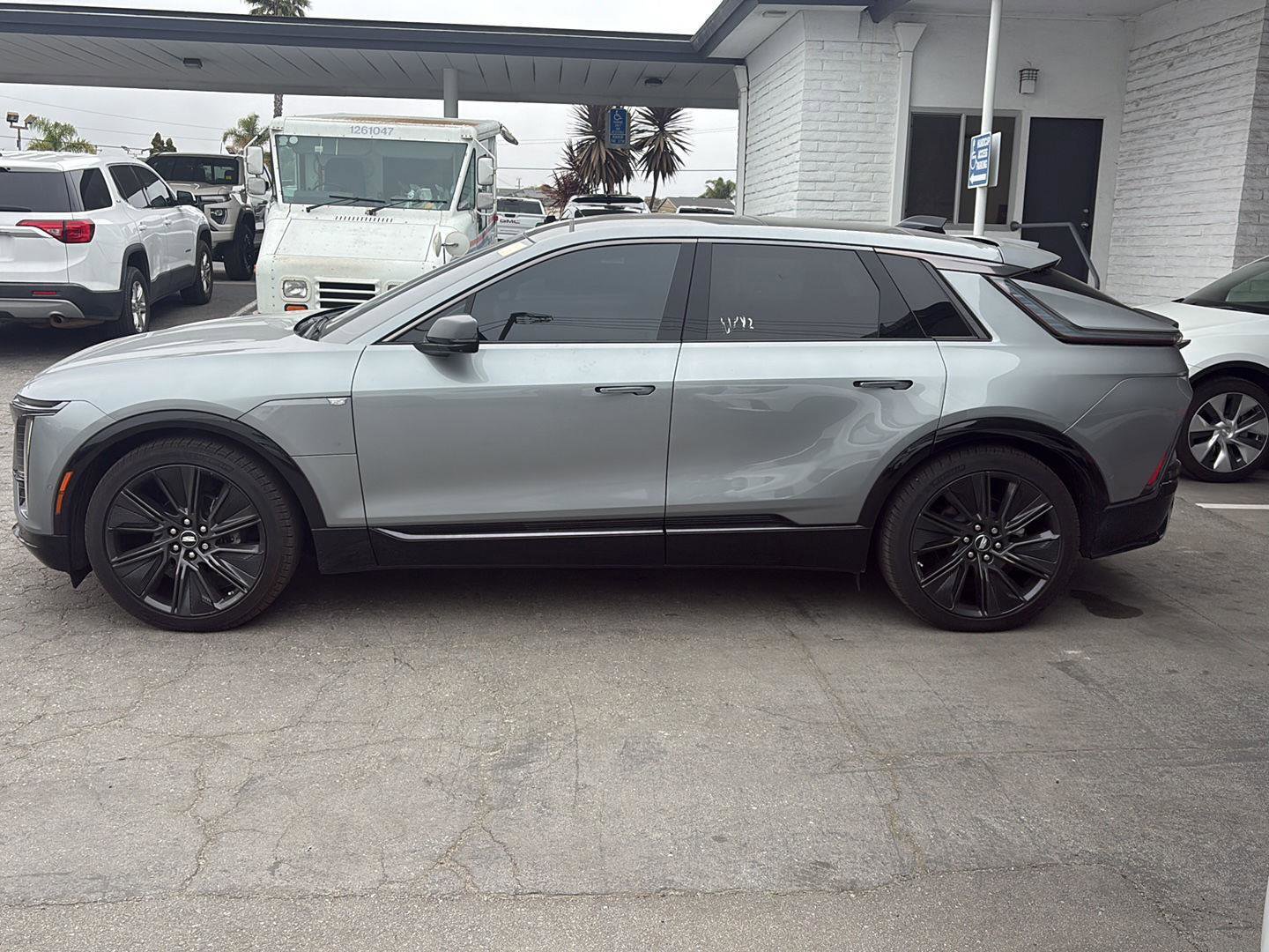 Used 2024 Cadillac Lyriq Sport image 2