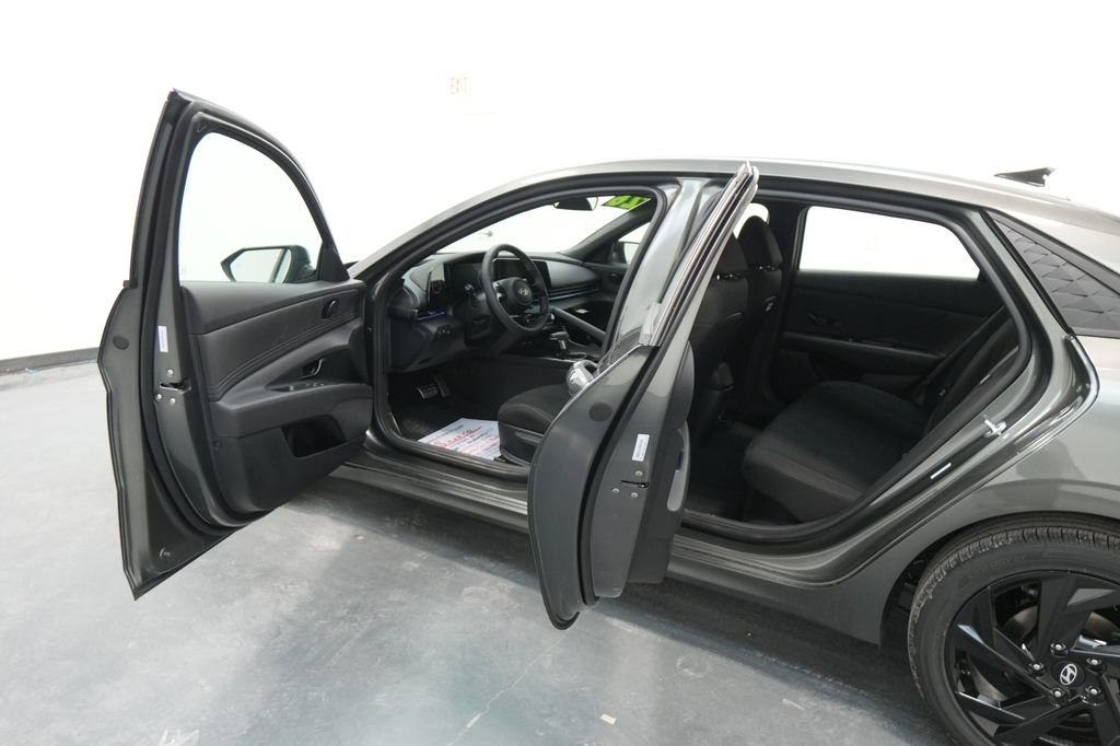 New 2026 Hyundai Elantra Sport image 17