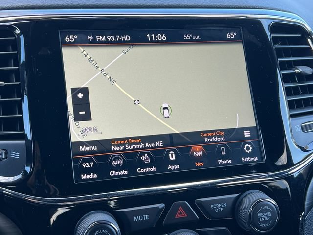 Used 2020 Jeep Grand Cherokee Laredo AWD/4WD image 26