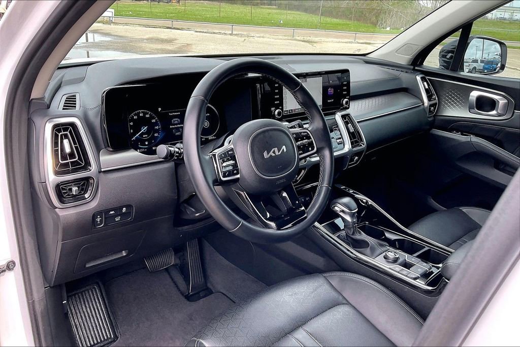 Used 2023 Kia Sorento SX image 14