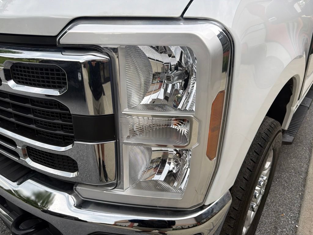 Used 2025 Ford F250 XLT AWD/4WD image 17