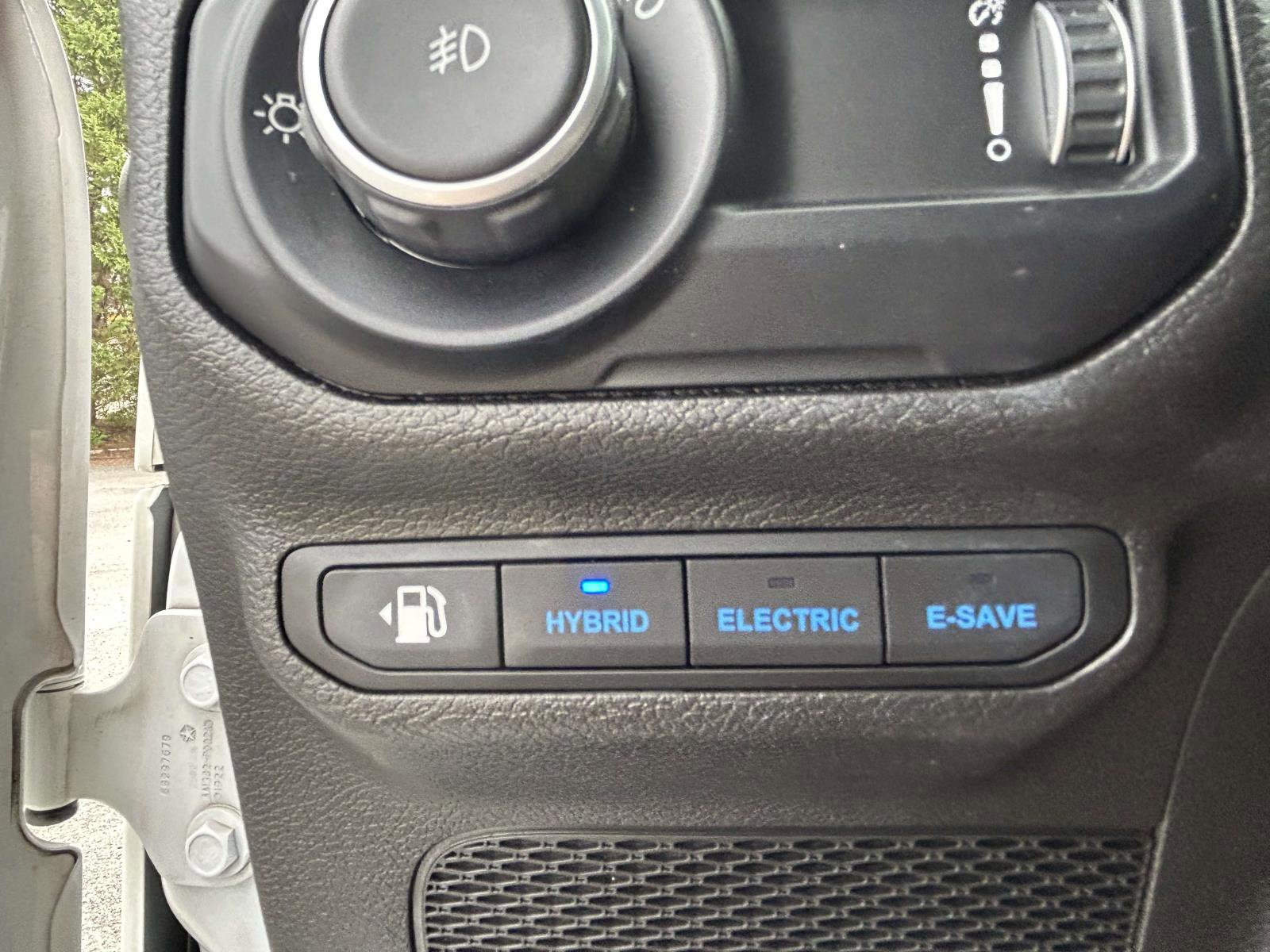 Used 2023 Jeep Wrangler Unlimited Sahara w/ Cold Weather Group image 22