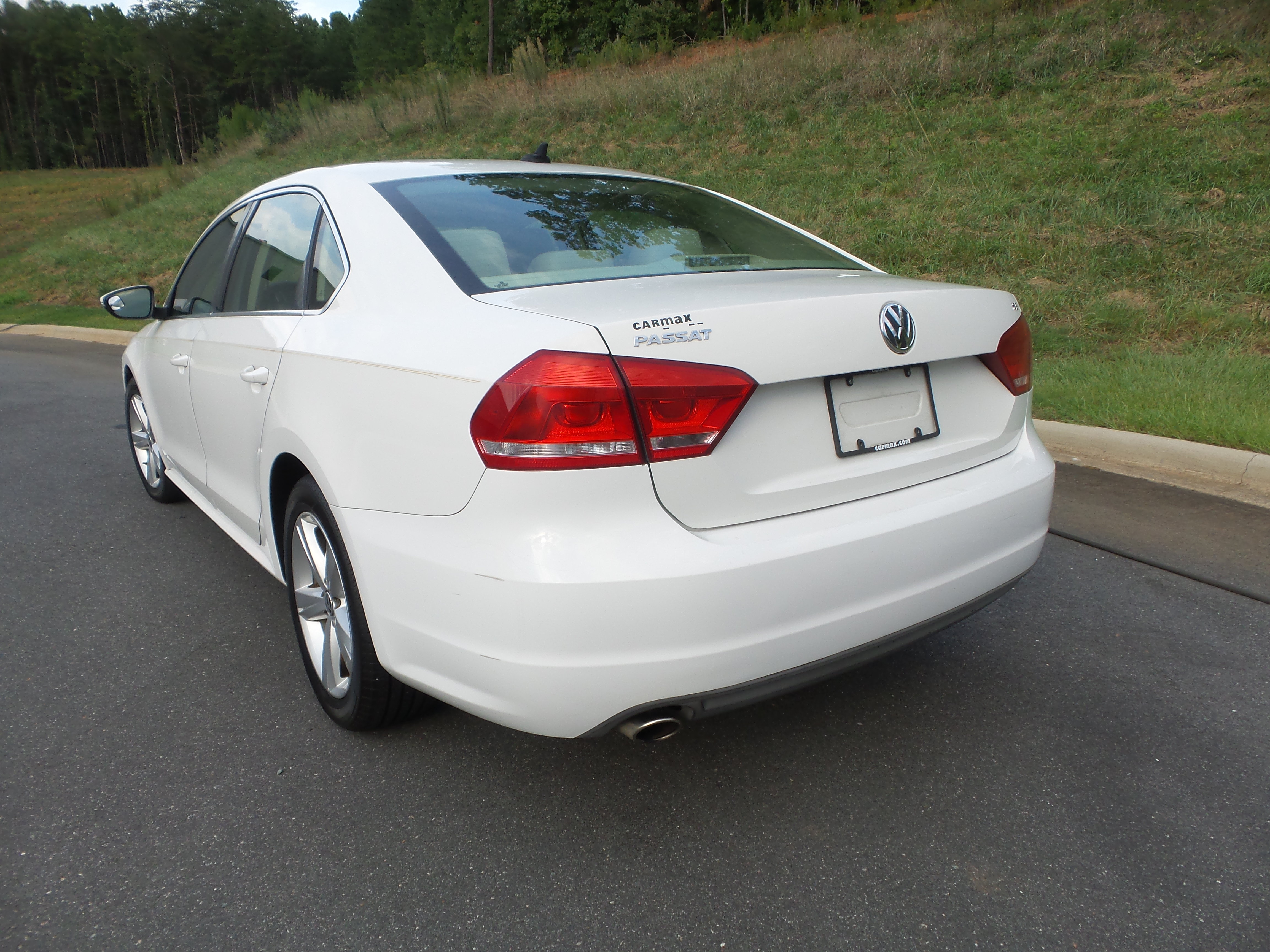 Used 2012 Volkswagen Passat 2.5 SE FWD image 4