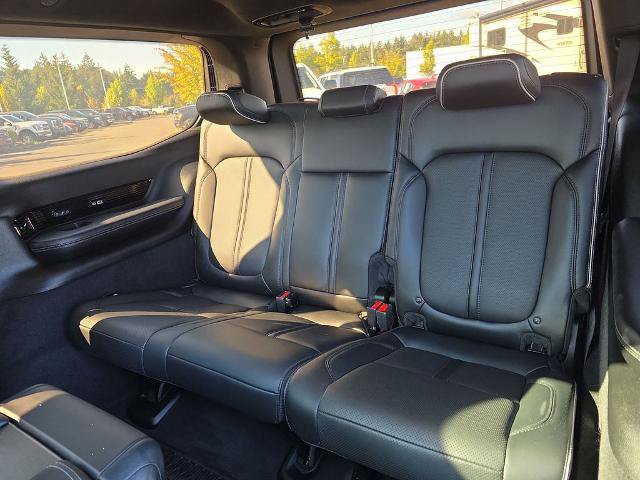 Used 2022 Jeep Grand Wagoneer Series II AWD/4WD image 33