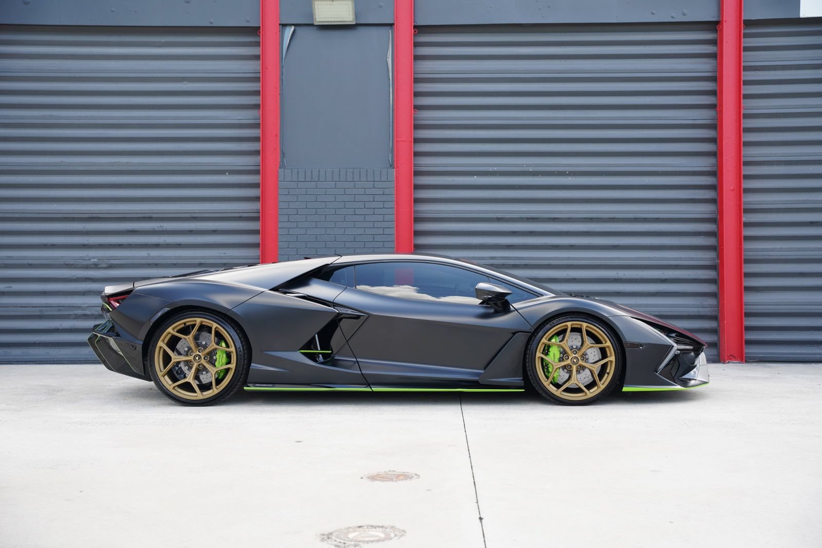 Used 2024 Lamborghini Revuelto AWD/4WD image 19