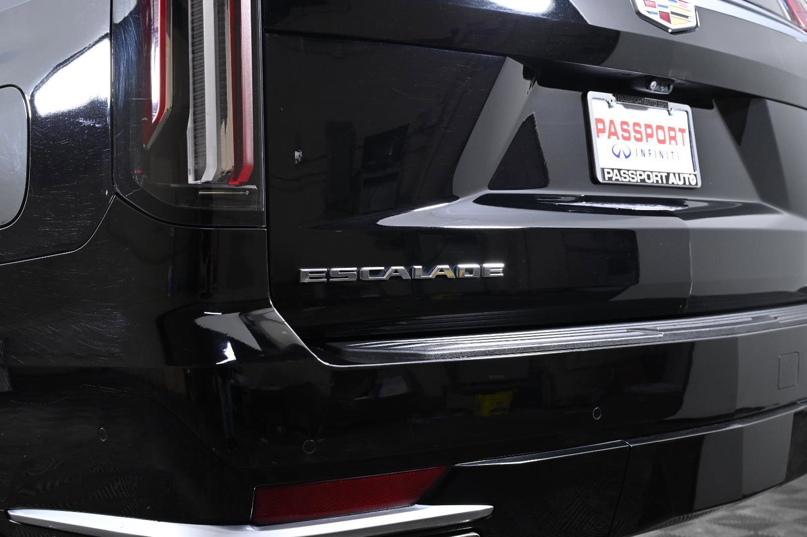 Used 2021 Cadillac Escalade Premium Luxury image 6