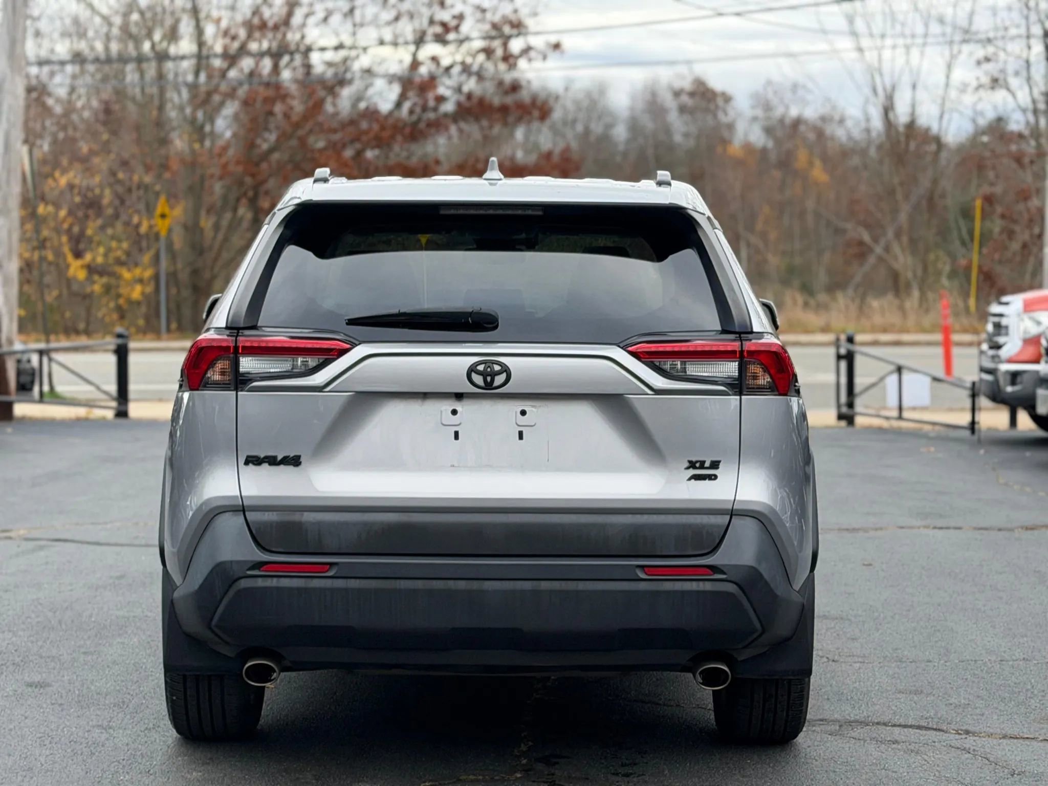 Used 2019 Toyota RAV4 XLE Premium image 6