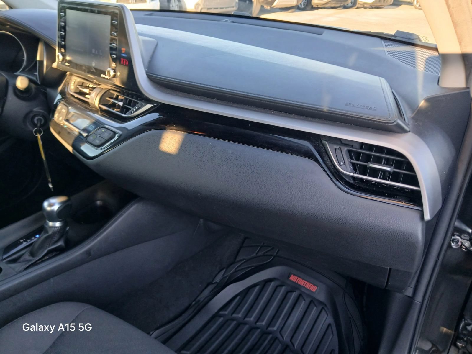 Used 2020 Toyota C-HR LE FWD image 17