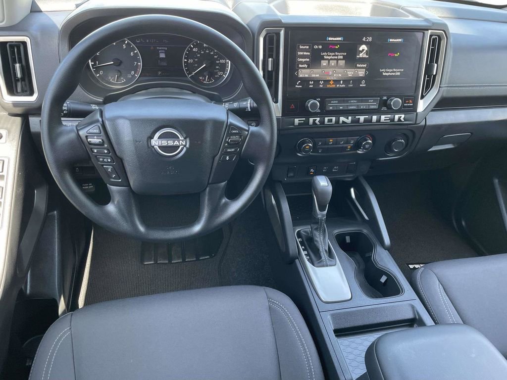 Used 2026 Nissan Frontier SV image 9