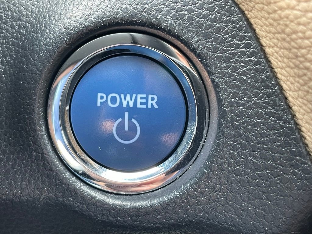 Used 2019 Toyota RAV4 Limited w/ Carpet Mat Package image 34