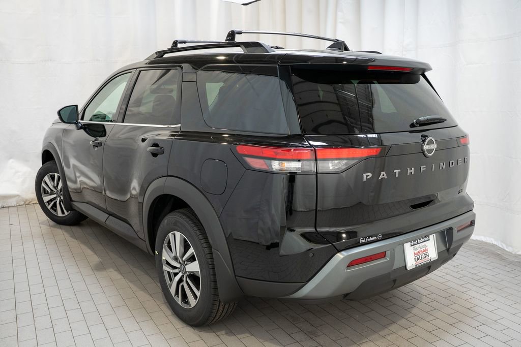 New 2026 Nissan Pathfinder SL image 4