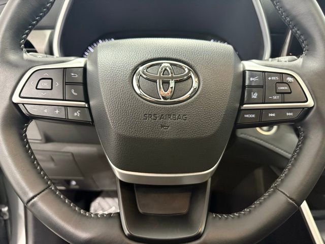 Used 2025 Toyota Highlander Platinum image 45