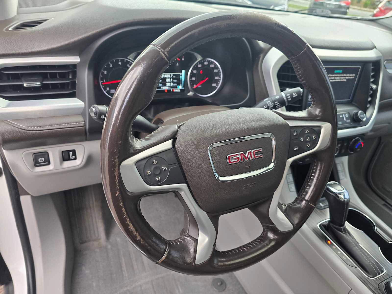 Used 2019 GMC Acadia SLT image 27