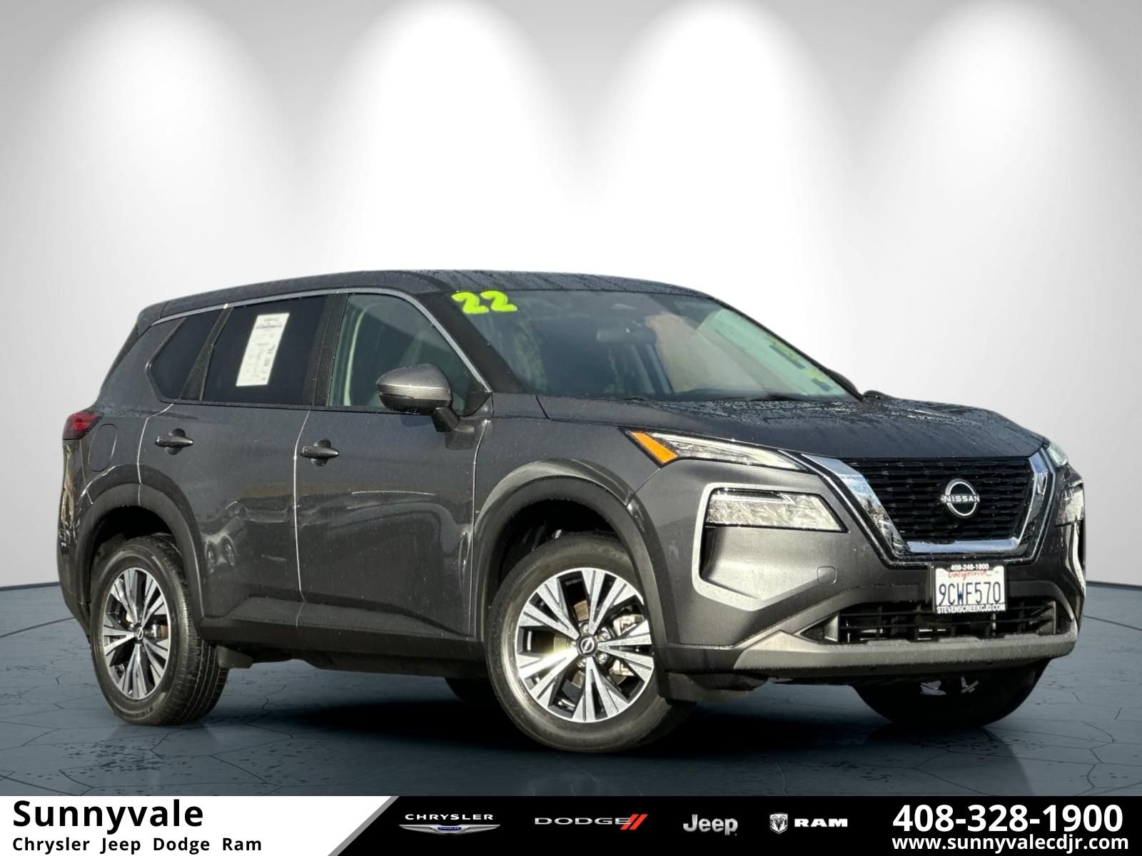 Used 2022 Nissan Rogue SV FWD image 1