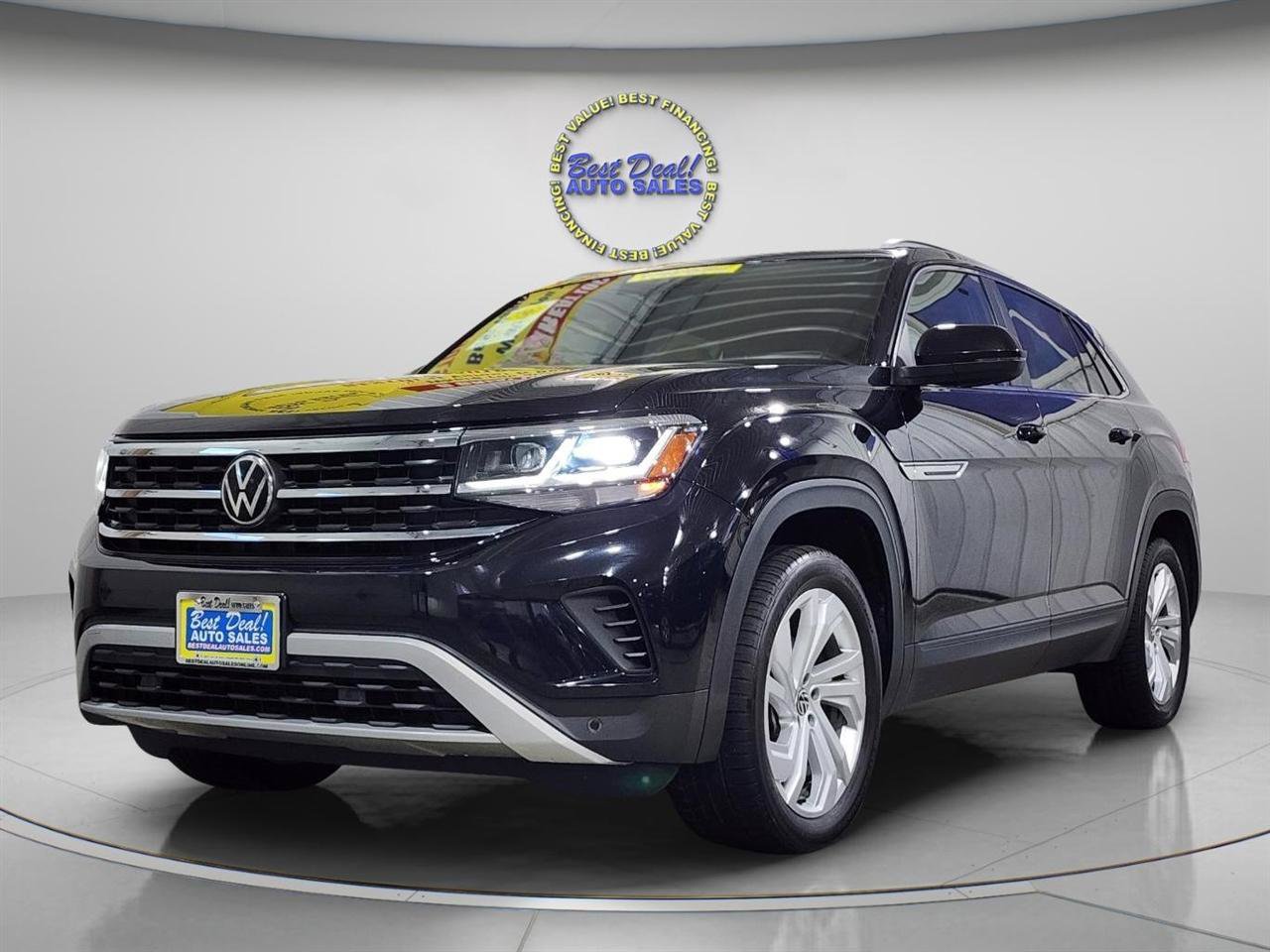 Used 2020 Volkswagen Atlas Cross Sport SEL AWD/4WD image 2