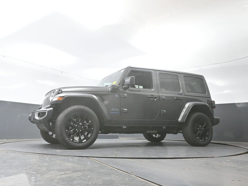 Used 2025 Jeep Wrangler Unlimited Sahara w/ Safety Group AWD/4WD image 28