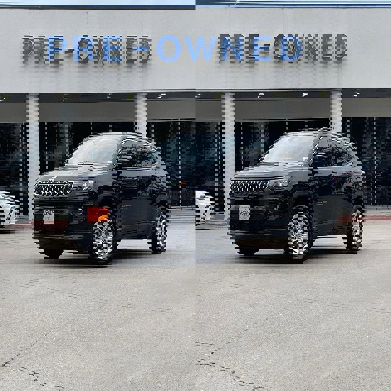 Used 2024 Jeep Compass Latitude w/ Altitude Special Edition image 1