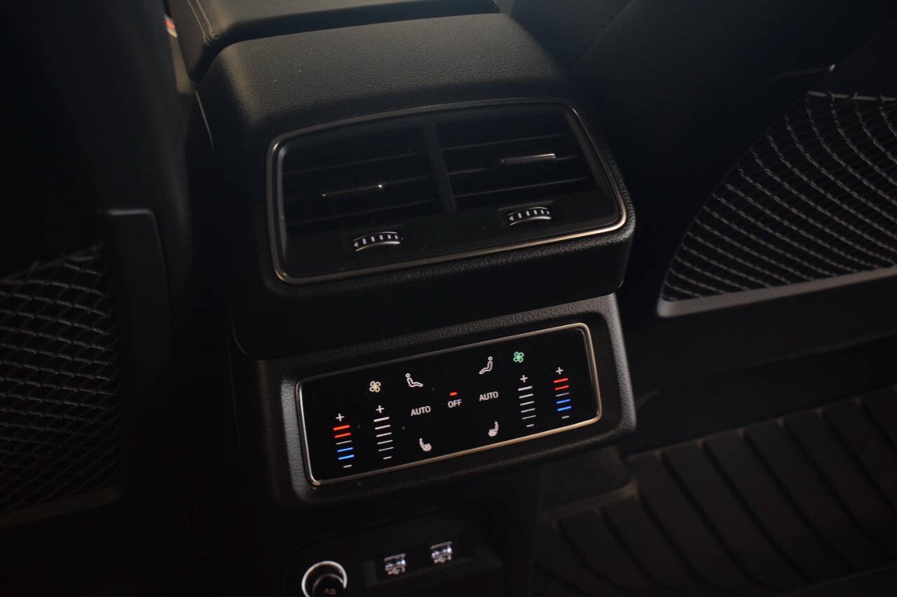Used 2019 Audi e-tron Prestige w/ Prestige Package AWD/4WD image 64