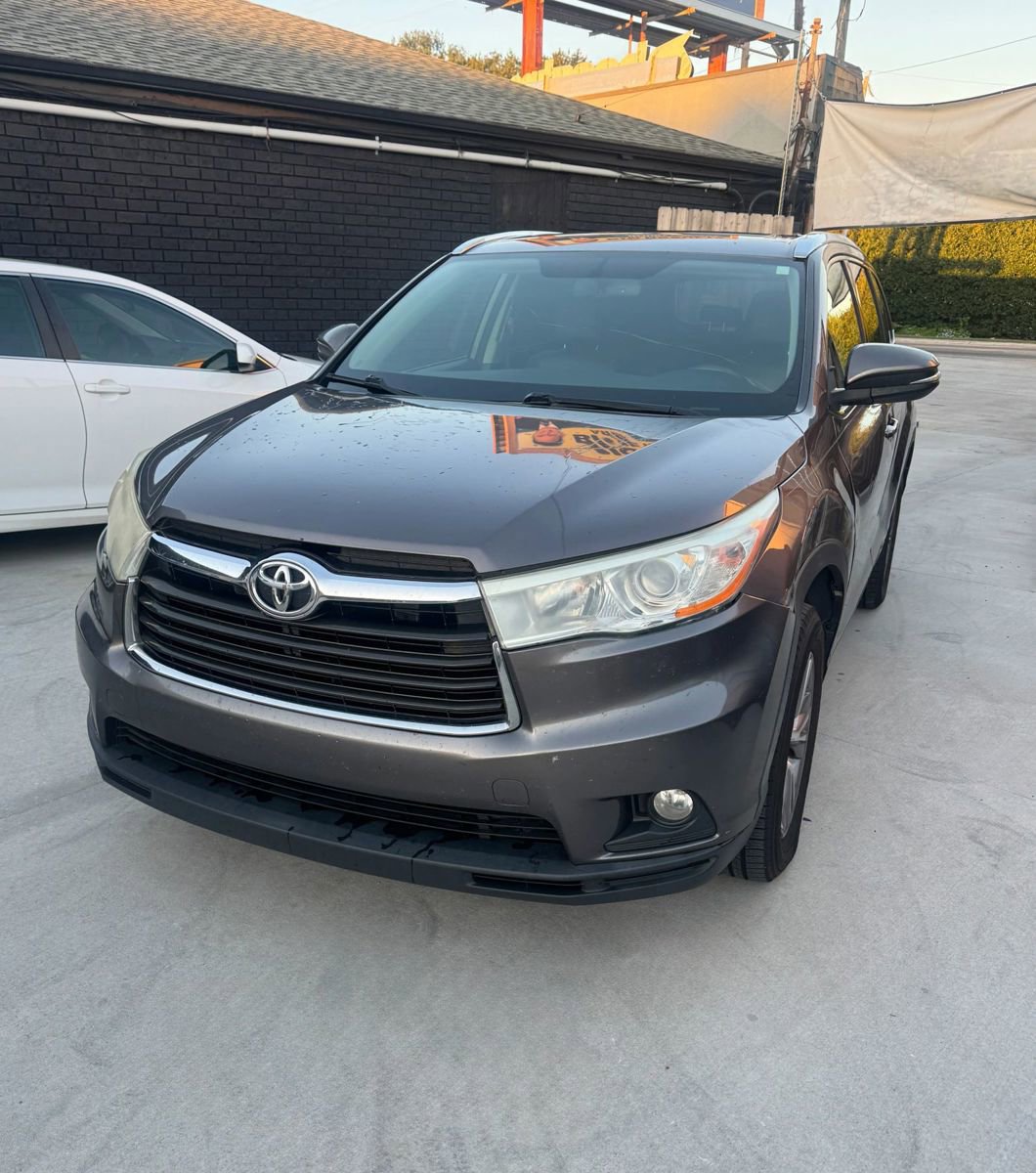 Used 2014 Toyota Highlander XLE image 1