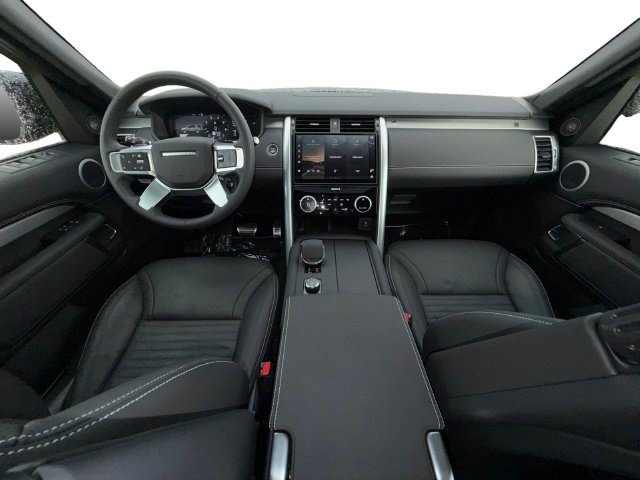 Certified 2026 Land Rover Discovery Limited Edition AWD/4WD image 12
