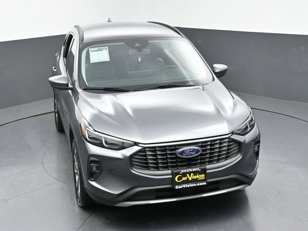 Used 2025 Ford Escape Platinum image 45