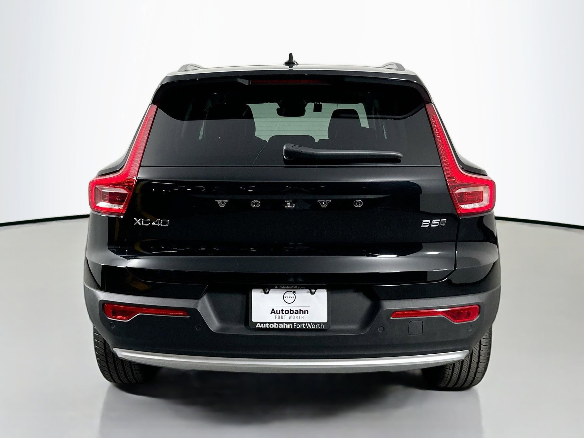 New 2025 Volvo XC40 B5 Core w/ Protection Package Premier image 6