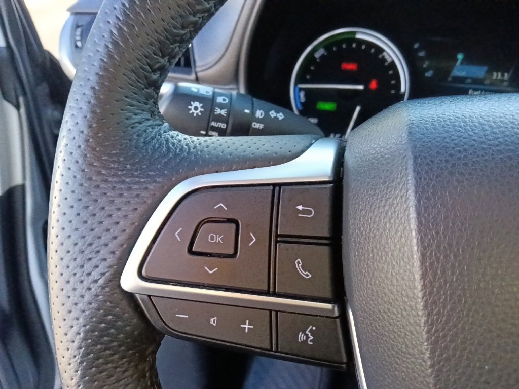 Used 2022 Toyota Sienna Limited image 18